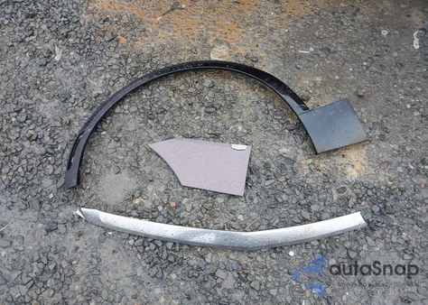 2024 Cadillac Lyriq Luxury W/1Sc z USA, uszkodzony, nr VIN 1GYKPPRL8RZ126071